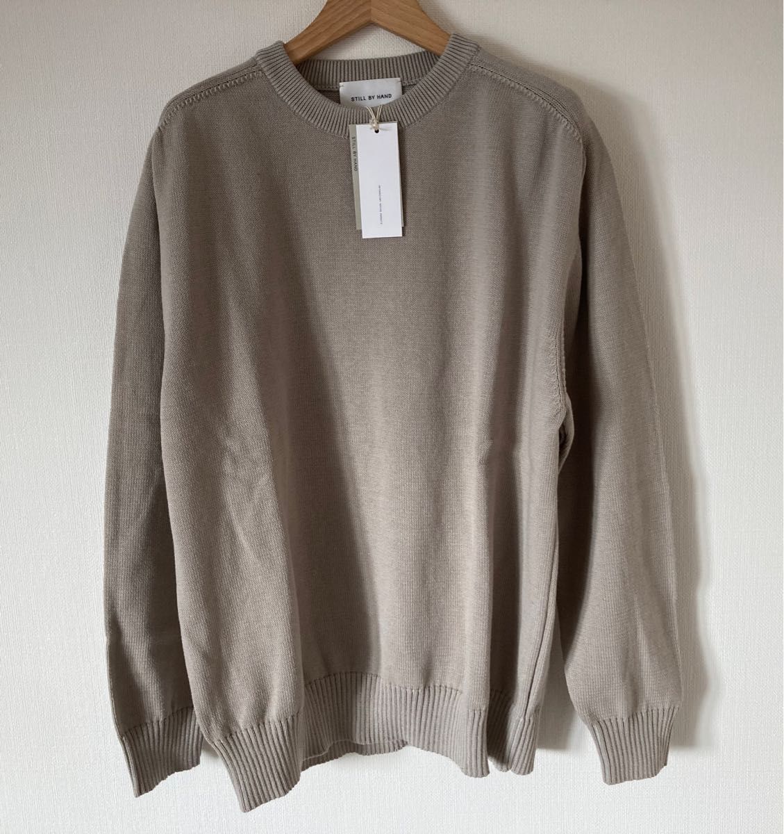 新品 STILL BY HAND コットンセーター 48 L相当 グレージュ 新品 STILL BY HAND コットンセーター 48 グレージュ ニット