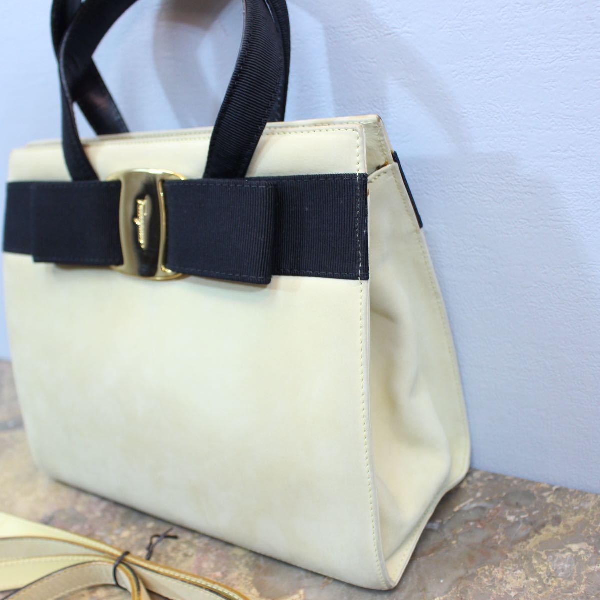 Salvatore Ferragamo VARA LEATHER 2WAY SHOULDER BAG MADE IN ITALY