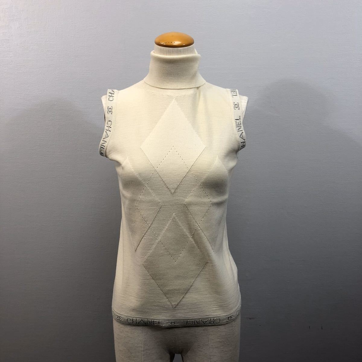 CHANEL 07A COCO MARC LOGO MANIA HIGN NECK KNIT VEST MADE IN ITALY