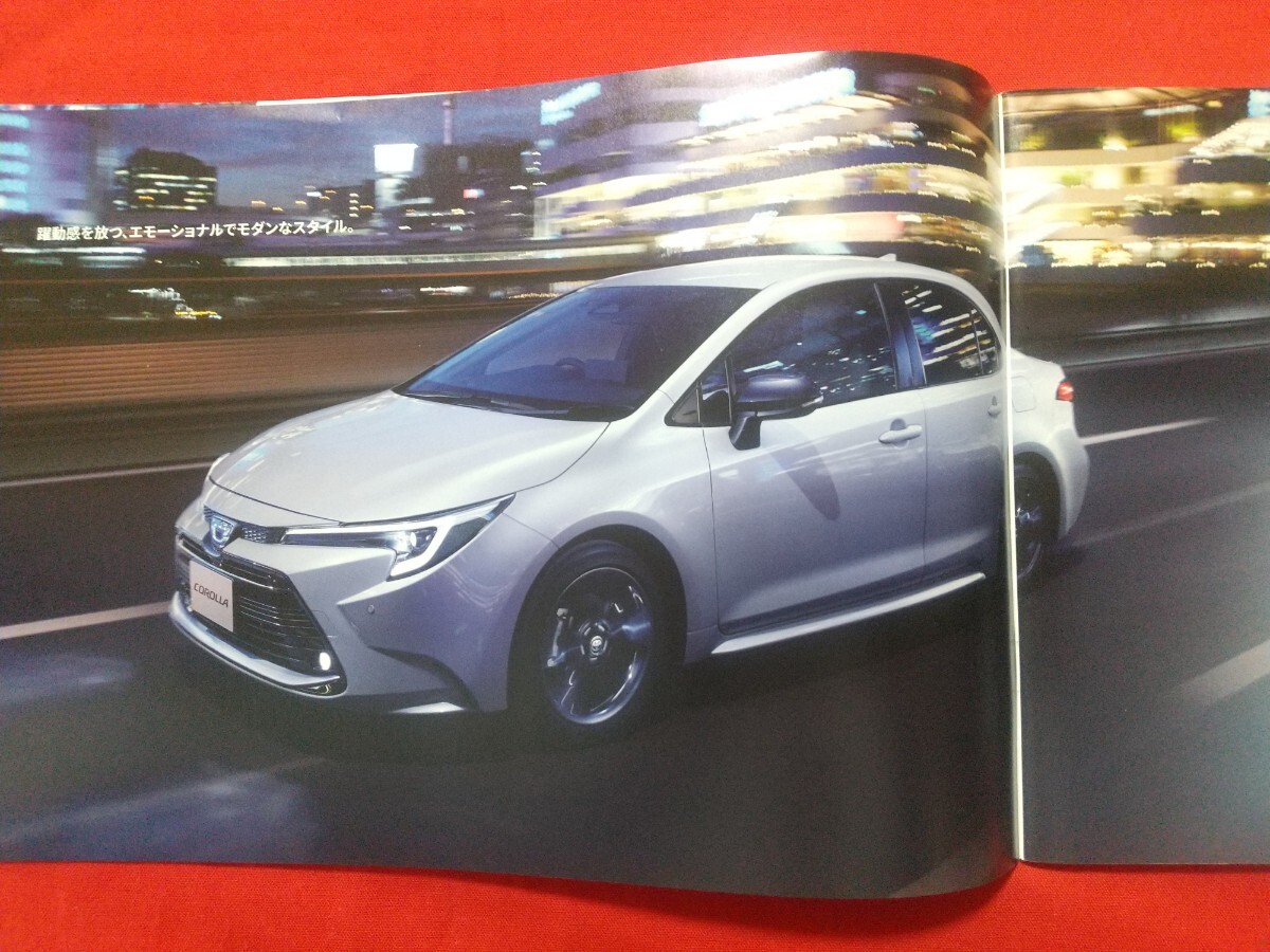 〒送料無料【トヨタ カローラ】カタログ ZWE219/ZWE215/MZEA17 TOYOTA COROLLA W×B/G/X ハイブリッド(HYBRID)/ガソリン sedan