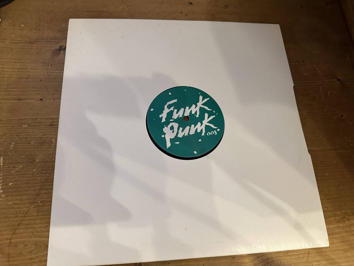 12”★Chris Punk Vs Untamed Society / Country Girl / ロッキン・ヴォーカル・ハウス!_画像2