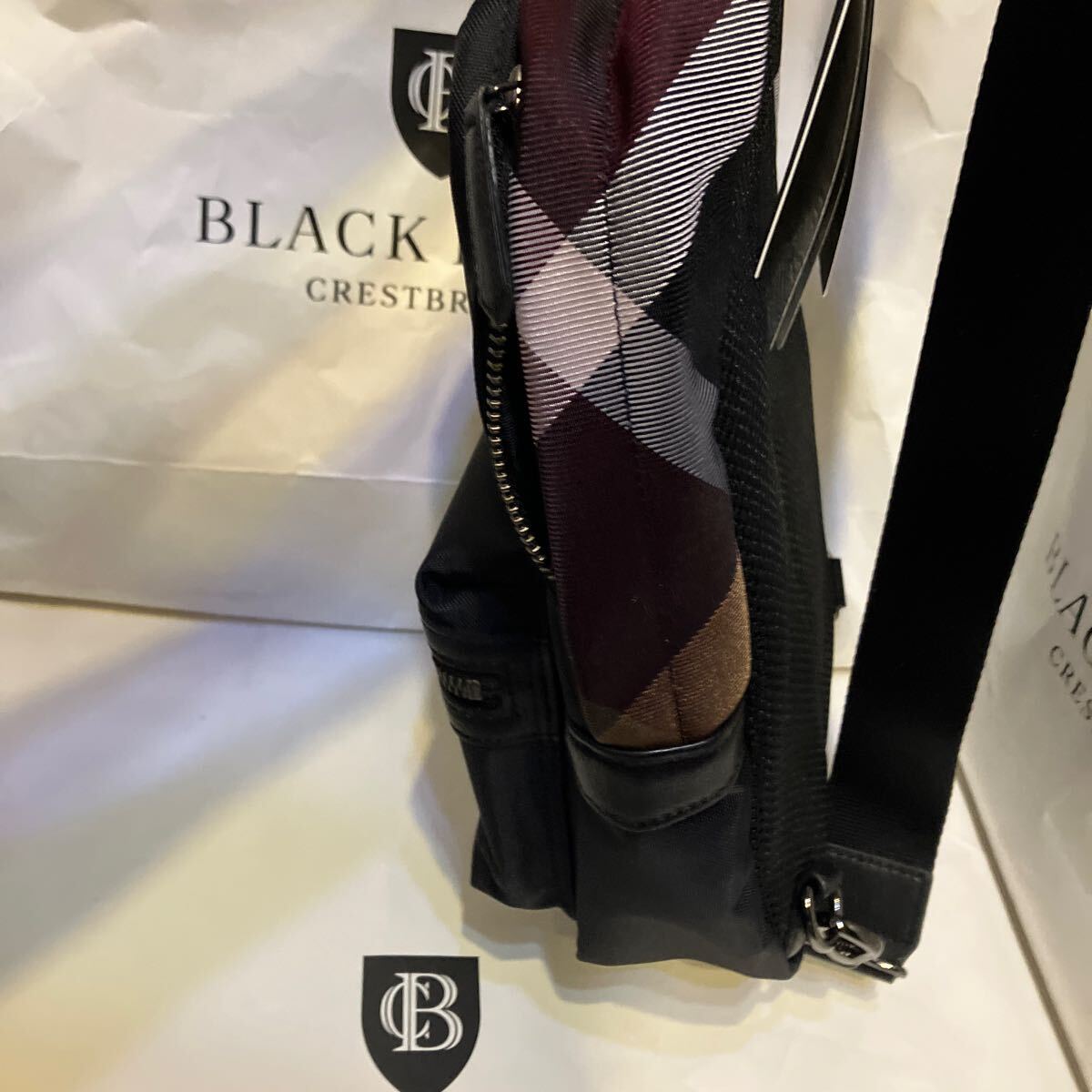 ○新品○送料込 BLACK LABEL CRESTBRIDGE ボディバッグ 黒 赤CB