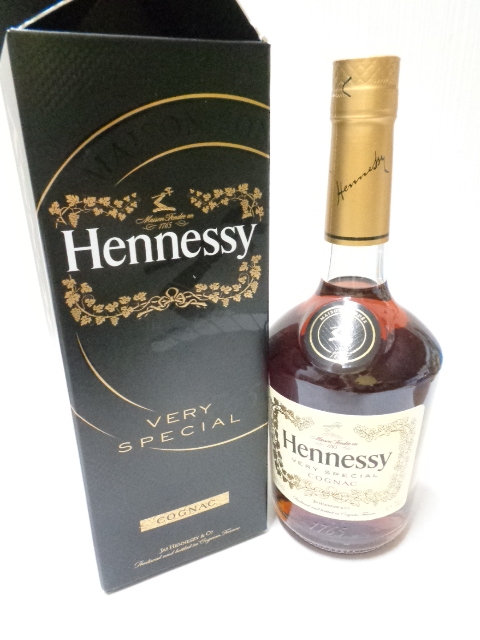 未開栓】 Hennessy ヘネシー ベリースペシャル 700ml 箱入り 未開栓】 Hennessy ヘネシー ベリースペシャル 700ml 箱入り