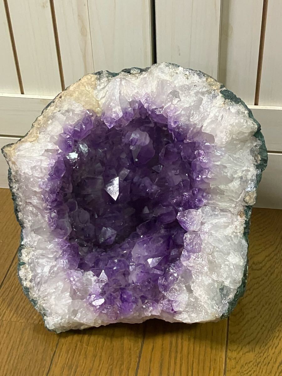 アメジスト 紫水晶 原石 置物 観賞石 重さ:約6kg 高さ21cm アメジスト 紫水晶 原石 置物 観賞石 重さ:約6kg 高さ21cm
