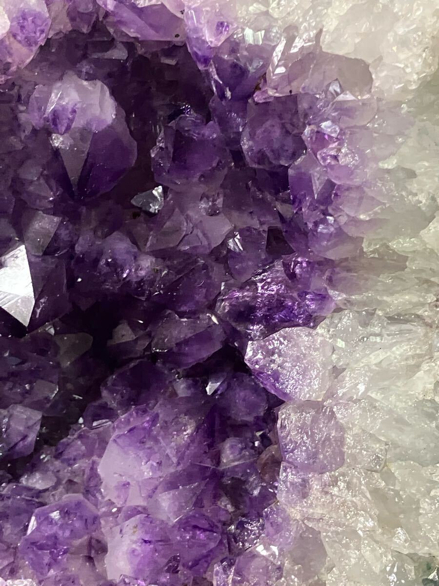 アメジスト 紫水晶 原石 置物 観賞石 重さ:約6kg 高さ21cm アメジスト 紫水晶 原石 置物 観賞石 重さ:約6kg 高さ21cm