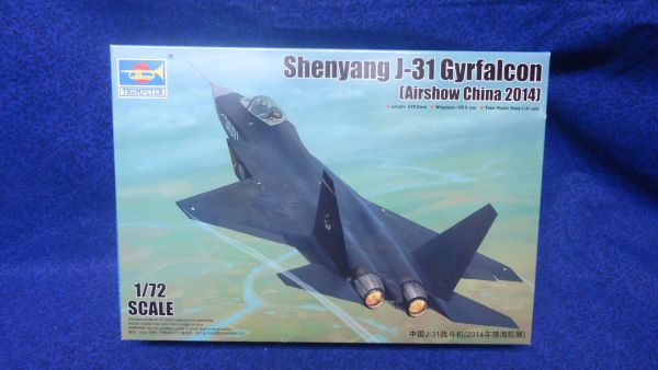 191 01666 660D3 トランペッター 1/72 中国 J-31 2014年航空ショー