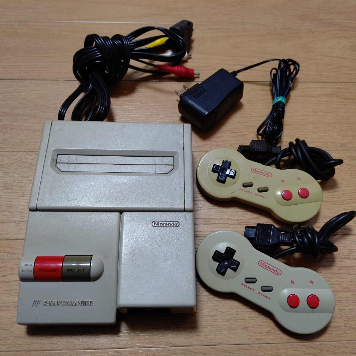 ニューファミコン本体一式 NEWファミコン ファミリー ニューファミコン本体一式 NEWファミコン ファミリー
