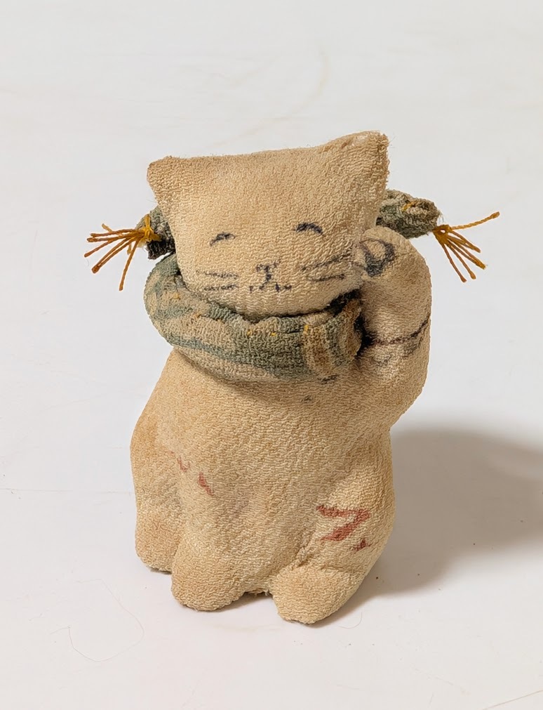 69 猫 置物 招き猫 古作 ちりめん細工 縮緬 刺繍 張子猫 創作 69 猫 置物 招き猫 古作 ちりめん細工 縮緬 刺繍 張子猫 創作