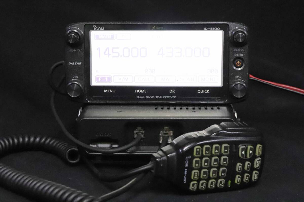  Icom 144/430MHz радиолюбительская связь машина icom ID-5100 20W рабочее состояние подтверждено отличный микрофон, шнур электропитания, неоригинальный держатель приложен 