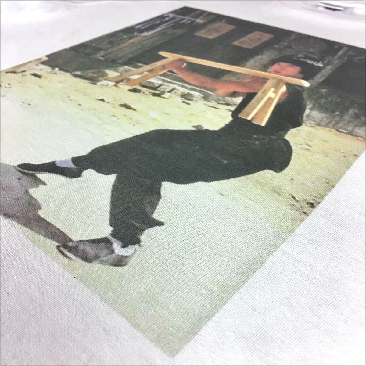 新品 ユンピョウ チャンピオン鷹 サイクロンZ 孔雀王 ジャッキーチェン 香港 カンフー映画 アクション俳優 Tシャツ ユニセックス Lサイズ_画像8