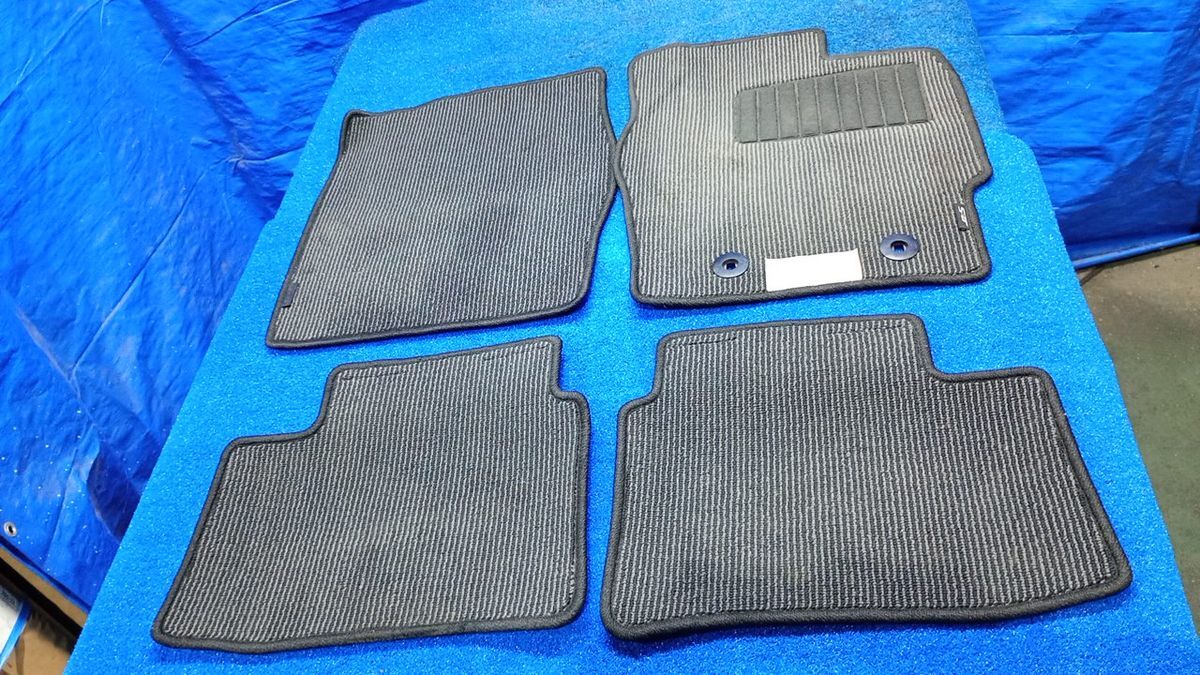 ダイハツ LA350S ミライース 純正 フロアマット 1臺分 4枚セット