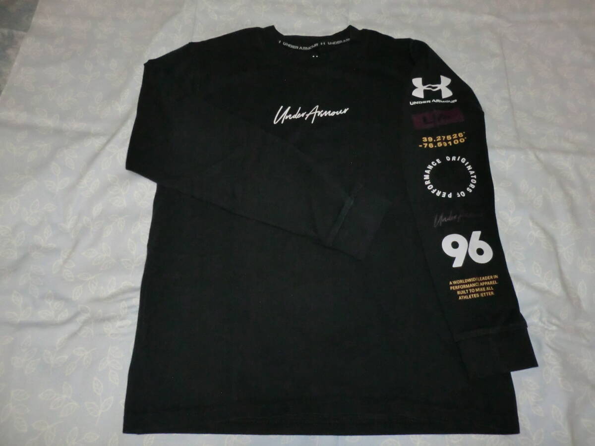 ◆左腕のロゴがオシャレで目立つ★UA ロングスリーブ Tシャツ【Under Armour】アンダーアーマー★胸中央にロゴ★カラー/BLACK◎サイズ/SM◆