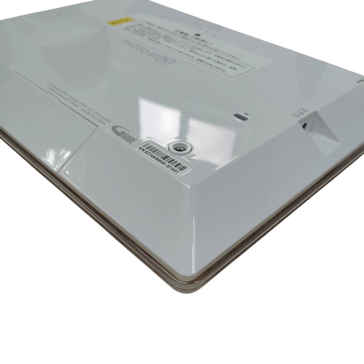 中古品】au PHOTO-U TV ZTS11 ポータブルテレビ ホワイト 白 地