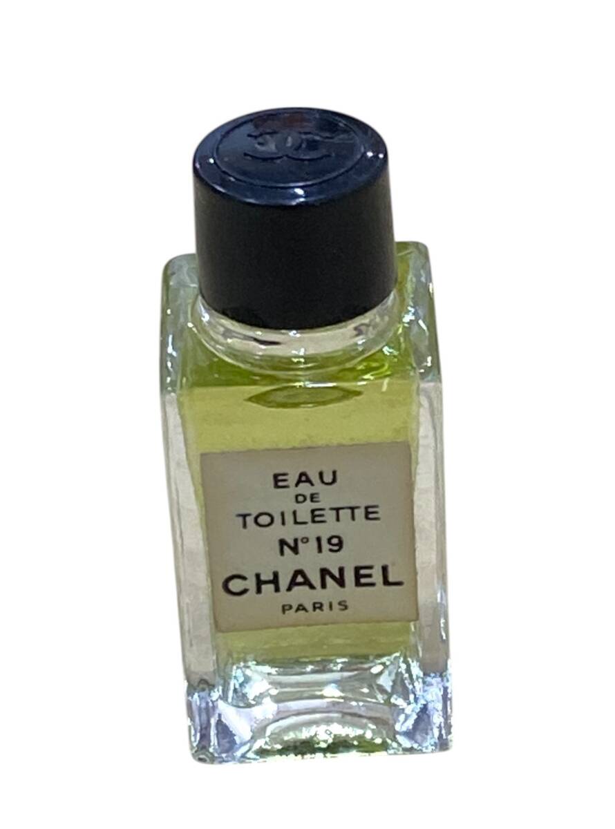  Chanel CHANEL духи 4 пункт суммировать 5( большой, Mini духи )/ 19 / здесь Pal fam б/у товар емкость / осталось количество sama .SKH4071