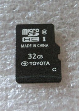 即決　トヨタ純正 　SDナビゲーションNSZT-Y68T用地図SDカード 2018年秋版