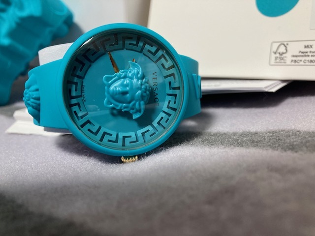 腕時計 VERSACE MEDUSA POP ターコイズ ポーチ付き ヴェルサーチ 腕時計 VERSACE MEDUSA POP ターコイズ ポーチ付き ヴェルサーチ