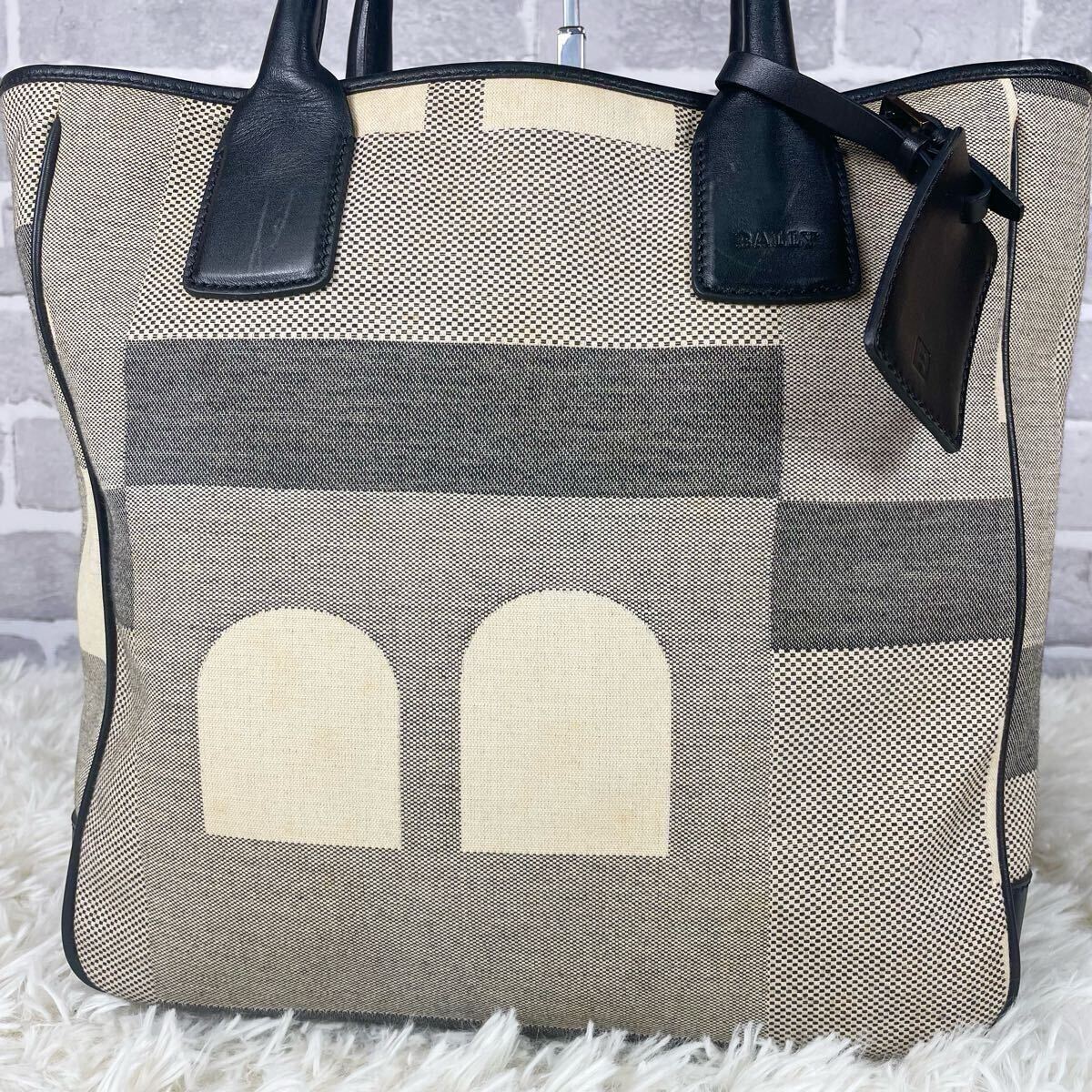 A4収納可/美品】バリー BALLY トートバッグ メンズ ビジネス A4収納可/美品】バリー BALLY トートバッグ メンズ ビジネス