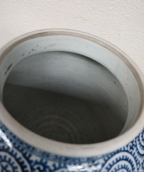 江戸期 古伊万里 染付け 古様式 蛸唐草 大きめな 壺 検 茶道具酒 江戸期 古伊万里 染付け 古様式 蛸唐草 大きめな 壺 検 茶道具酒