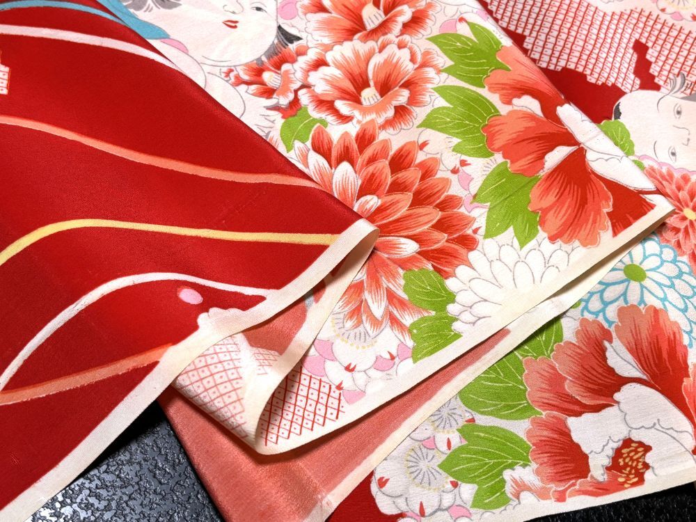 古布*縮緬*和素材】正絹錦紗*花くす玉に稚児模様 片身頃 古布*縮緬*和素材】正絹錦紗*花くす玉に稚児模様 片身頃