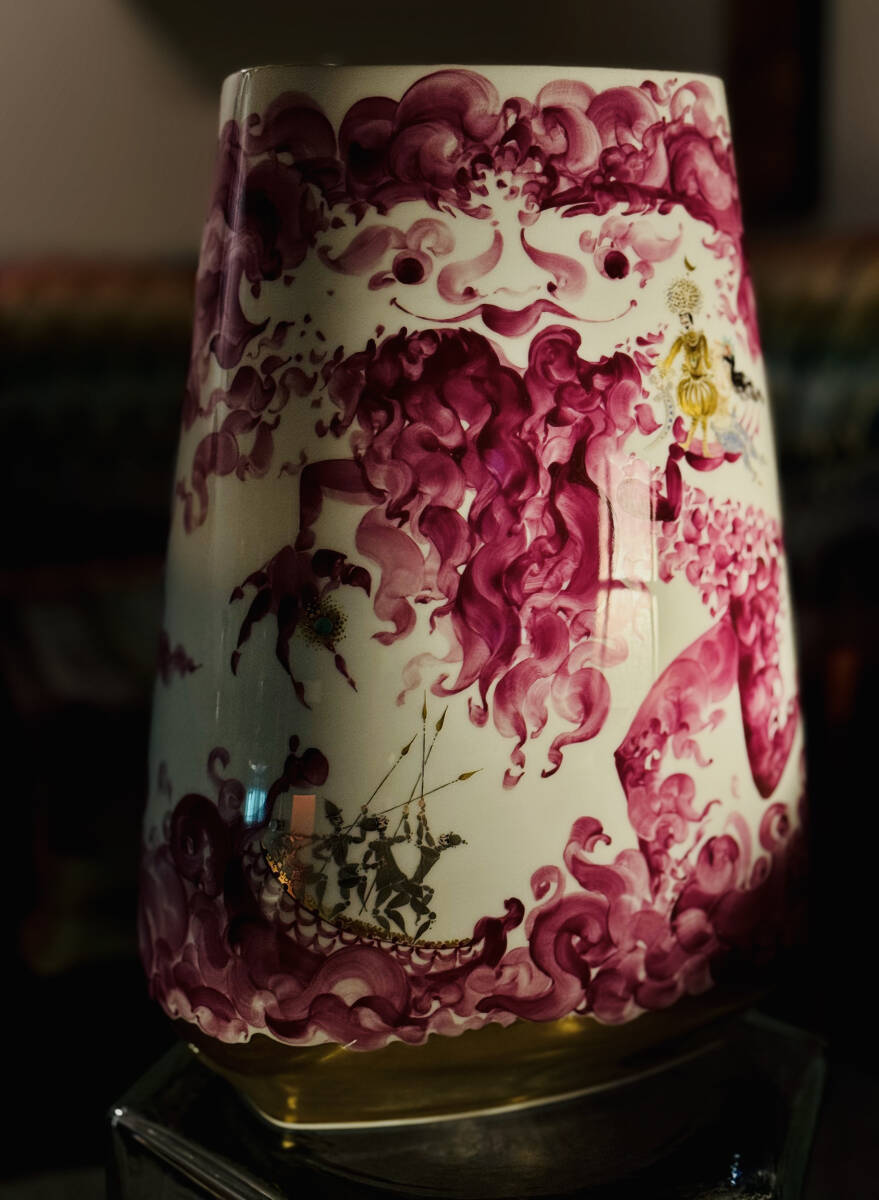 マイセン Meissen 「アラビアンナイト」千夜一夜大型花瓶・金彩 マイセン Meissen 「アラビアンナイト」千夜一夜大型花瓶・金彩
