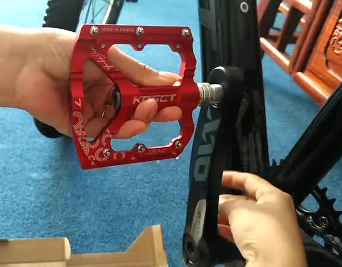 KRSEC MTBペダル 大型 フラットペダル ノンスリップ 滑り止め スパイク付 3色_画像10