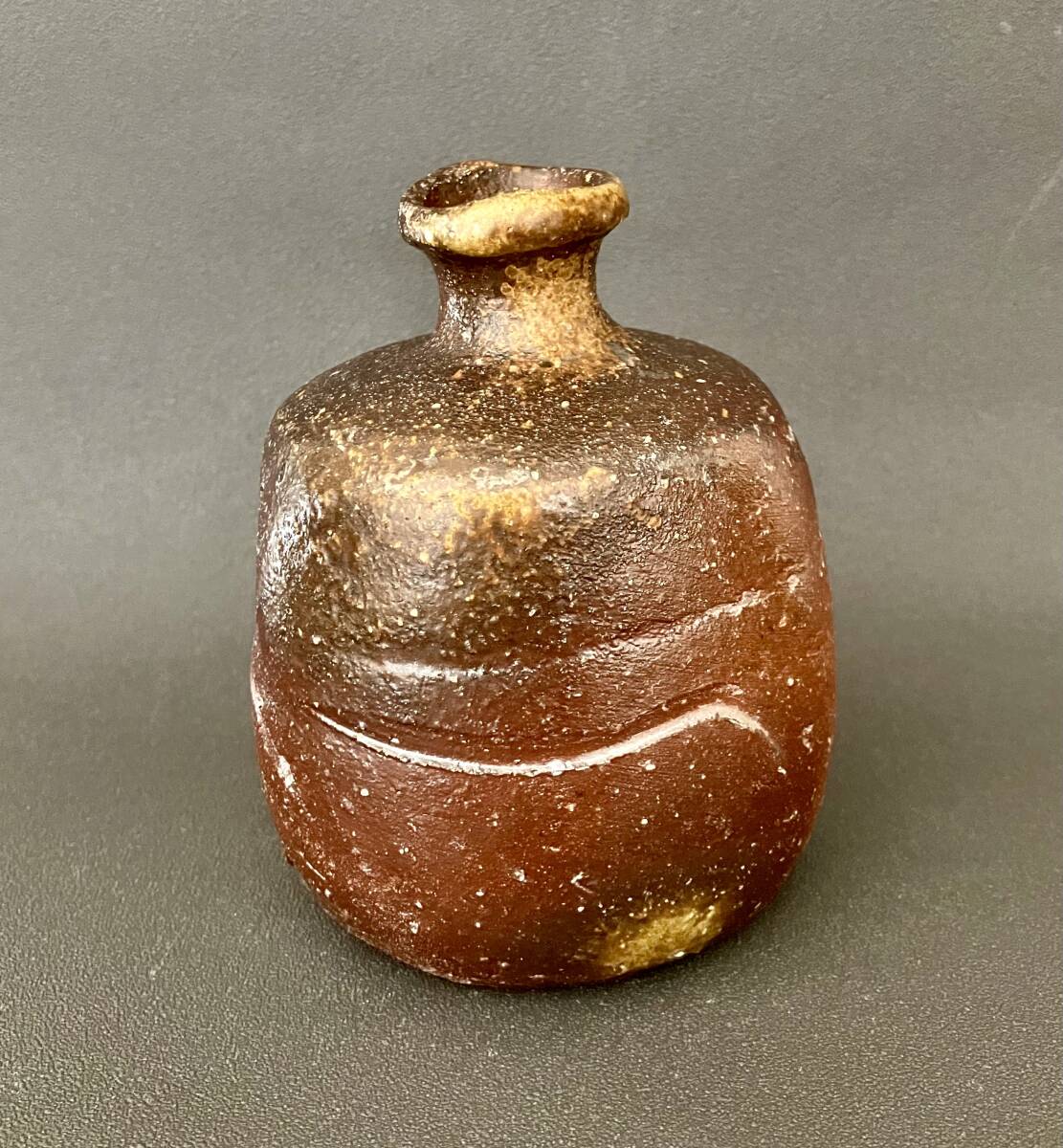 備前焼 人間国宝 金重陶陽 造 備前三角徳利 共箱(酒器)|売買 備前焼 人間国宝 金重陶陽 造 備前三角徳利 共箱(酒器)|売買