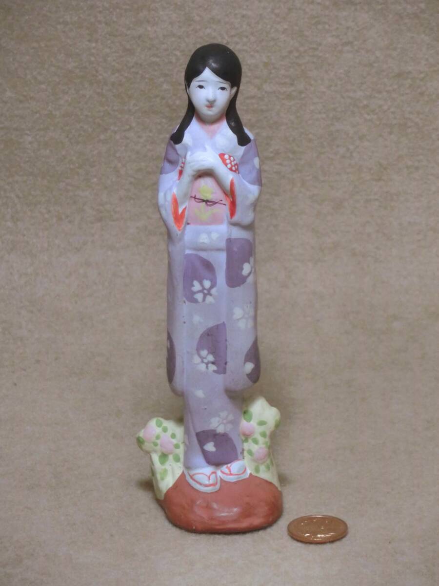 昭和物 戦前? 桜花柄着物の少女陶人形 夢二人形? 状態良し 昭和物 戦前? 桜花柄着物の少女陶人形 夢二人形? 状態良し