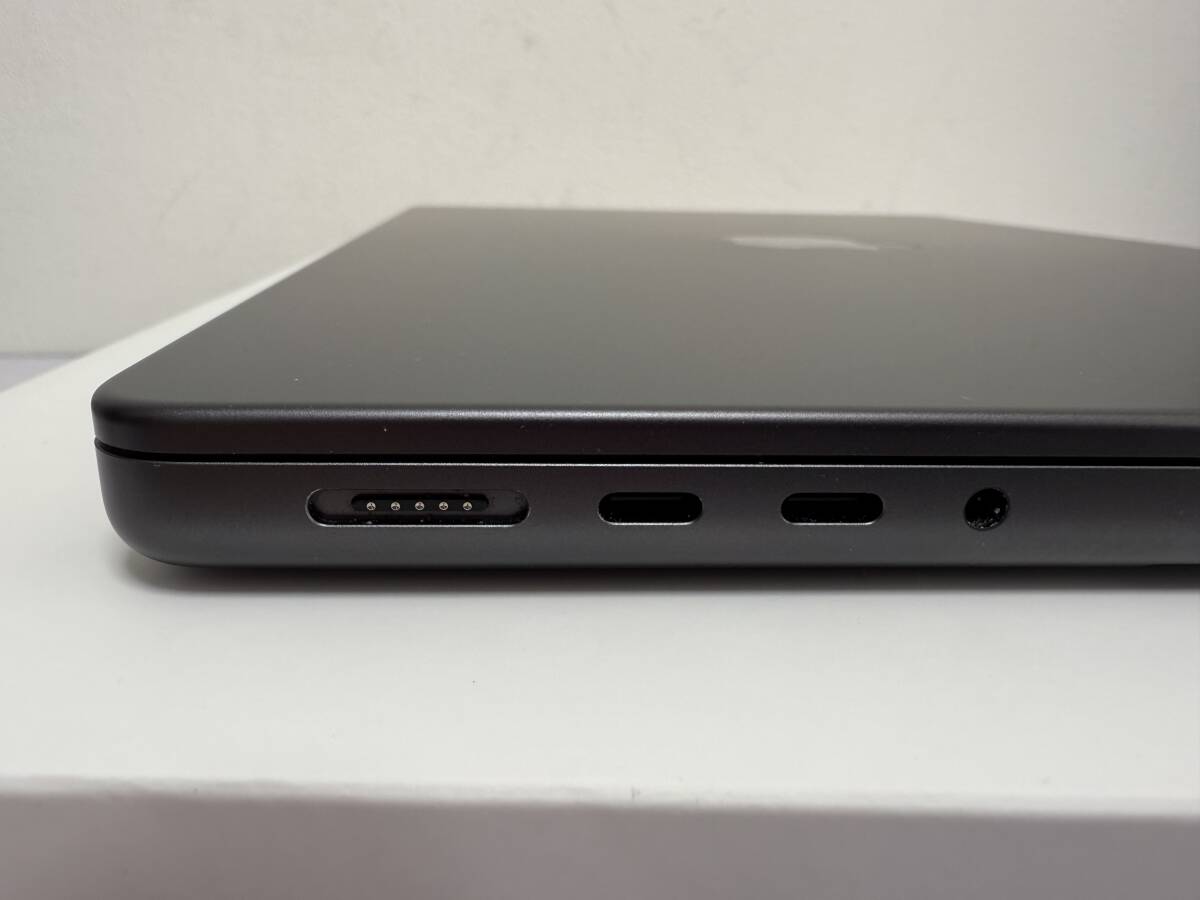 美品 MacBook Pro M3 MAX 14インチ メモリ64GB 2TB CPU16コア 美品 MacBook Pro M3 MAX 14インチ メモリ64GB 2TB CPU16コア