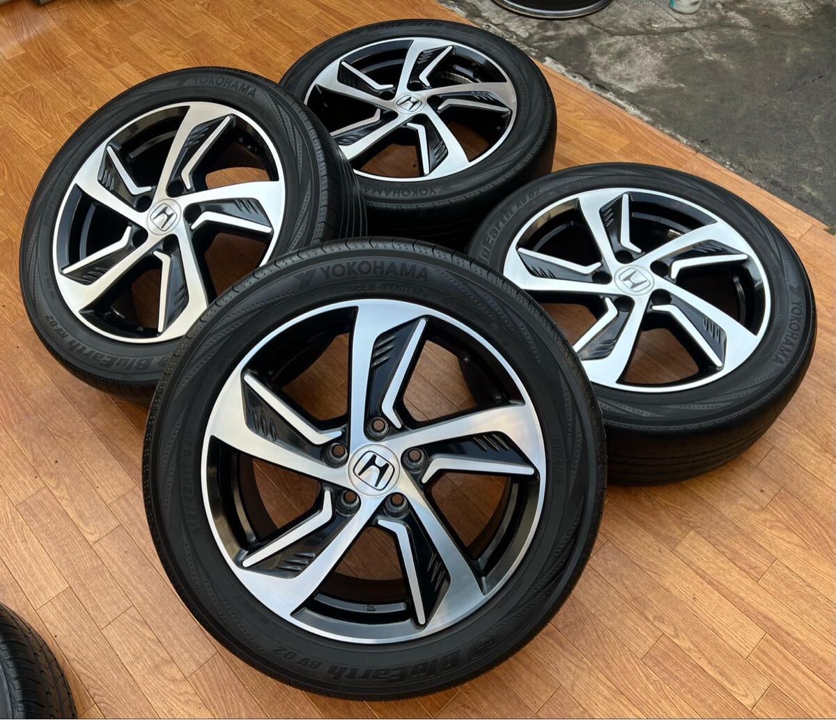 ホンダ オデッセイ純正 17インチ アルミホイール☆ YOKOHAMA 215 ホンダ オデッセイ純正 17インチ アルミホイール☆ YOKOHAMA 215