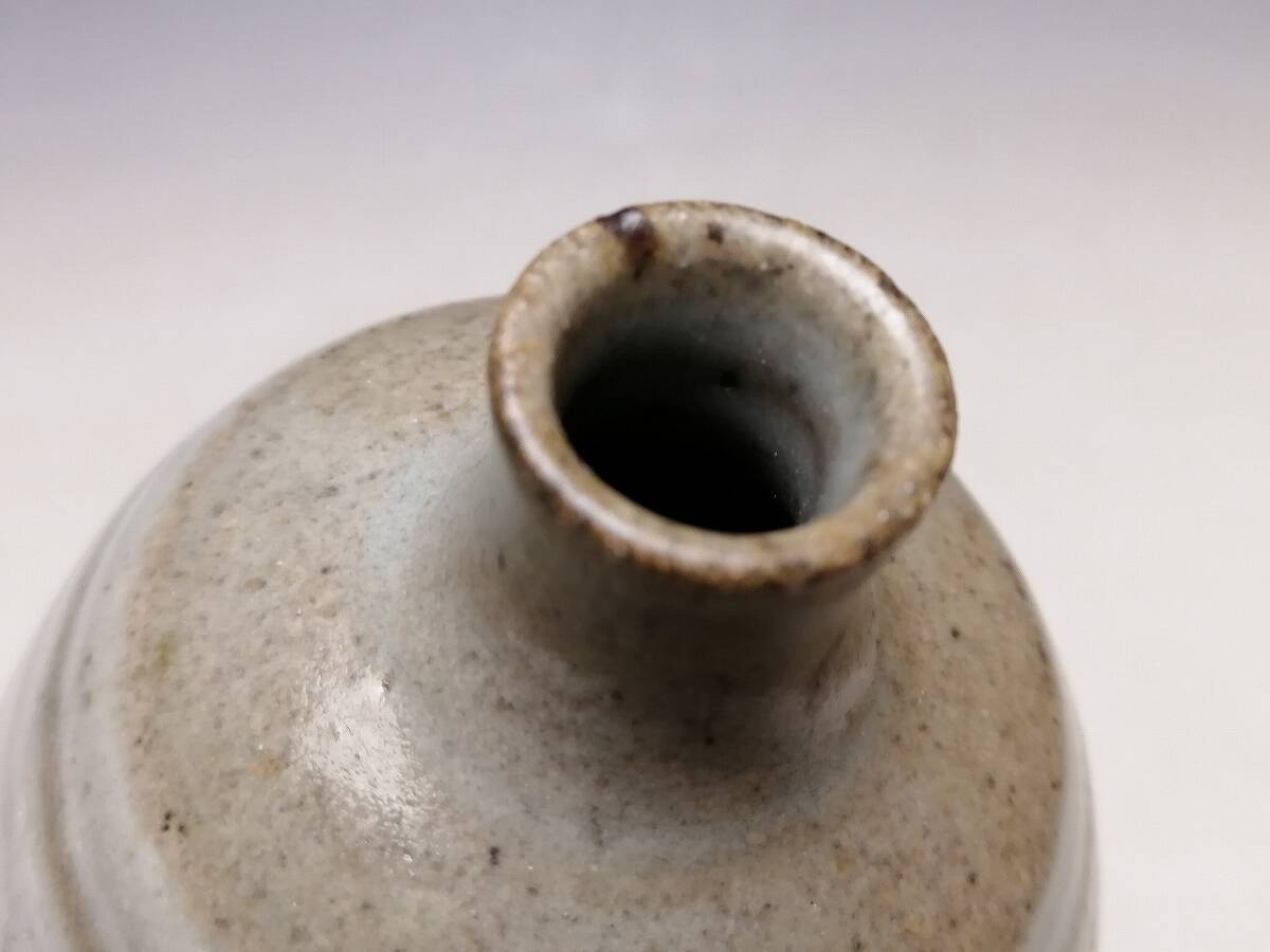 島岡達三 』○ 人間国宝 ○ 益子焼 刷毛目 辰砂 花文 徳利 ○ 共 島岡達三 』○ 人間国宝 ○ 益子焼 刷毛目 辰砂 花文 徳利 ○ 共
