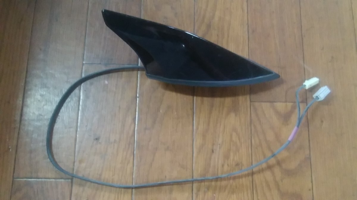 U#000 カローラフィールダー DBA-ZRE142G 2011年 流用？ モデリスタ ルーフアンテナ ドルフィン シャーク トップノット 202ブラック