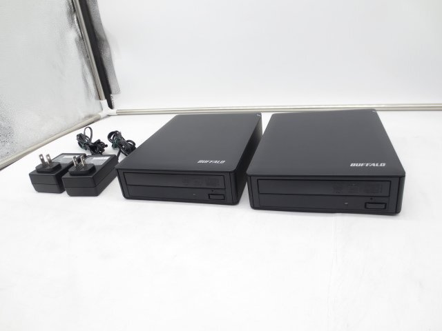 ◇BUFFALO/バッファロー◇外付けDVDドライブ◇DVSM-24U2◇DVD±R 1層対応◇24倍速◇2臺(tái)セット◇AC付◇読書確認(rèn)済◇現(xiàn)狀渡し◇Ｔ2249