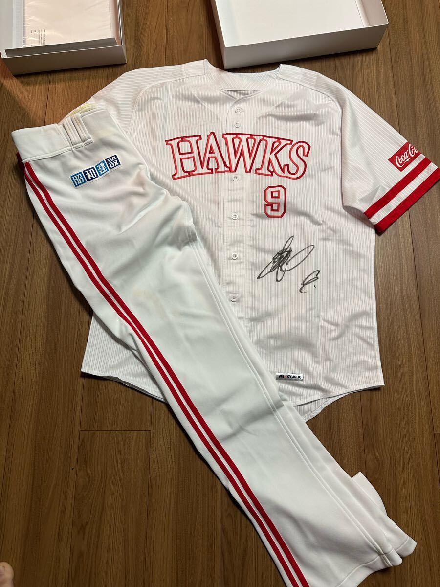 SoftBank 柳田悠岐選手 実使用ゲーマージャケット(長袖)直筆 SoftBank 柳田悠岐選手 実使用ゲーマージャケット(長袖)直筆