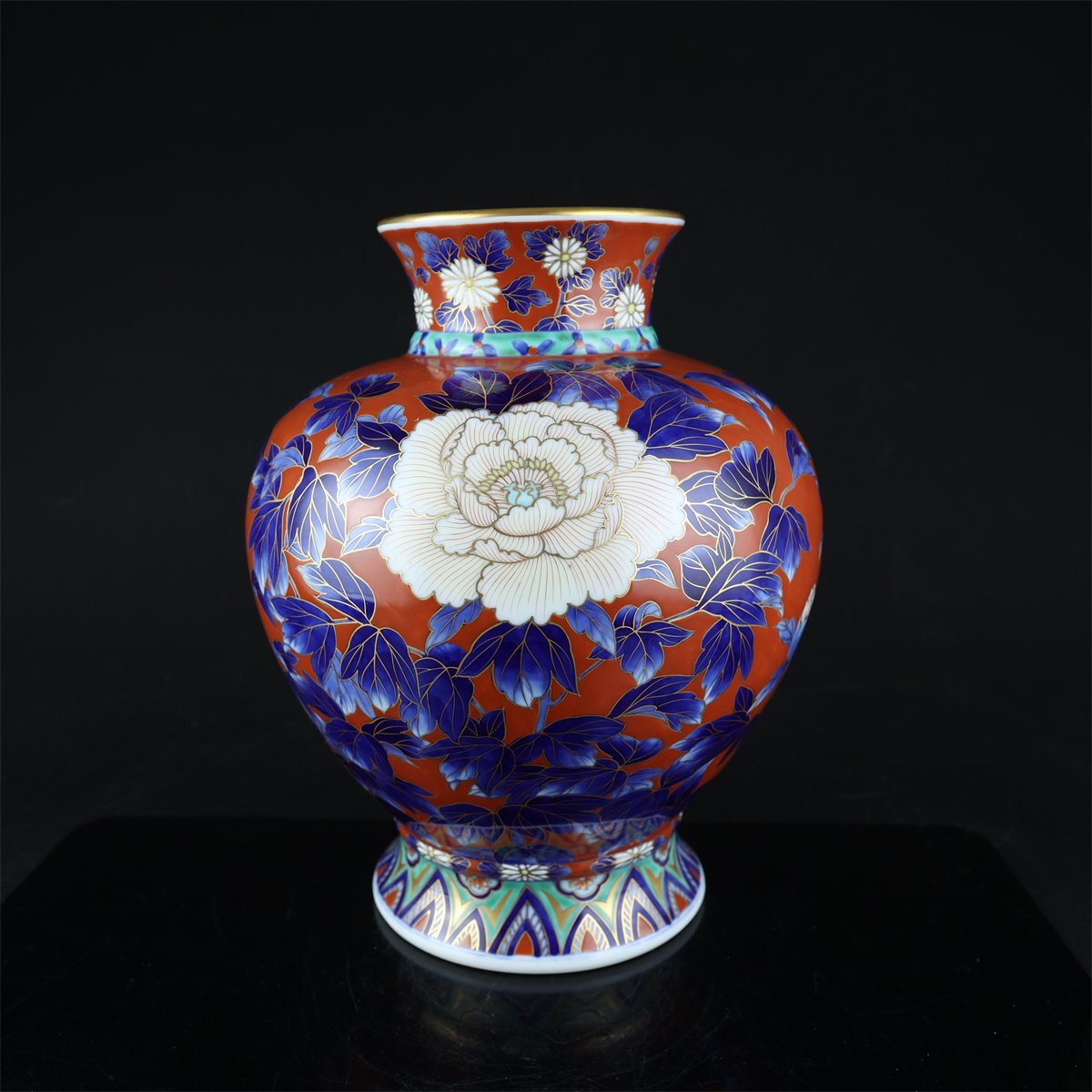 志】K1711 花瓶 深川製磁作 金彩牡丹 赤絵 高さ26cm(深川製磁 志】K1711 花瓶 深川製磁作 金彩牡丹 赤絵 高さ26cm(深川製磁