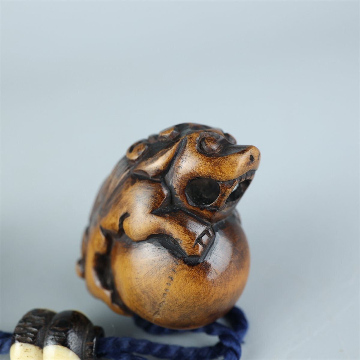 志】K1716 蒔絵印籠 2点 時代物 松鶴図 細密細工 緒締 提げ物