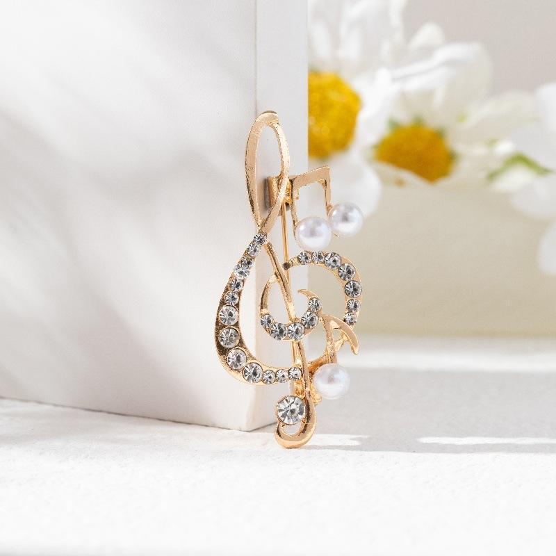 78 キラキラ ブローチ ト音記号 音楽 パール ゴールド ピアノ 演奏　発表会　ピアノ発表会　結婚式　二次会　音符　ホワイトパール_画像5