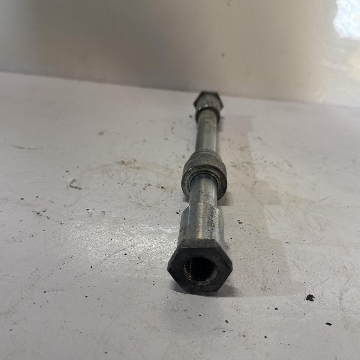 KAWASAKI Z750T フロント アクスルシャフト カワサキ