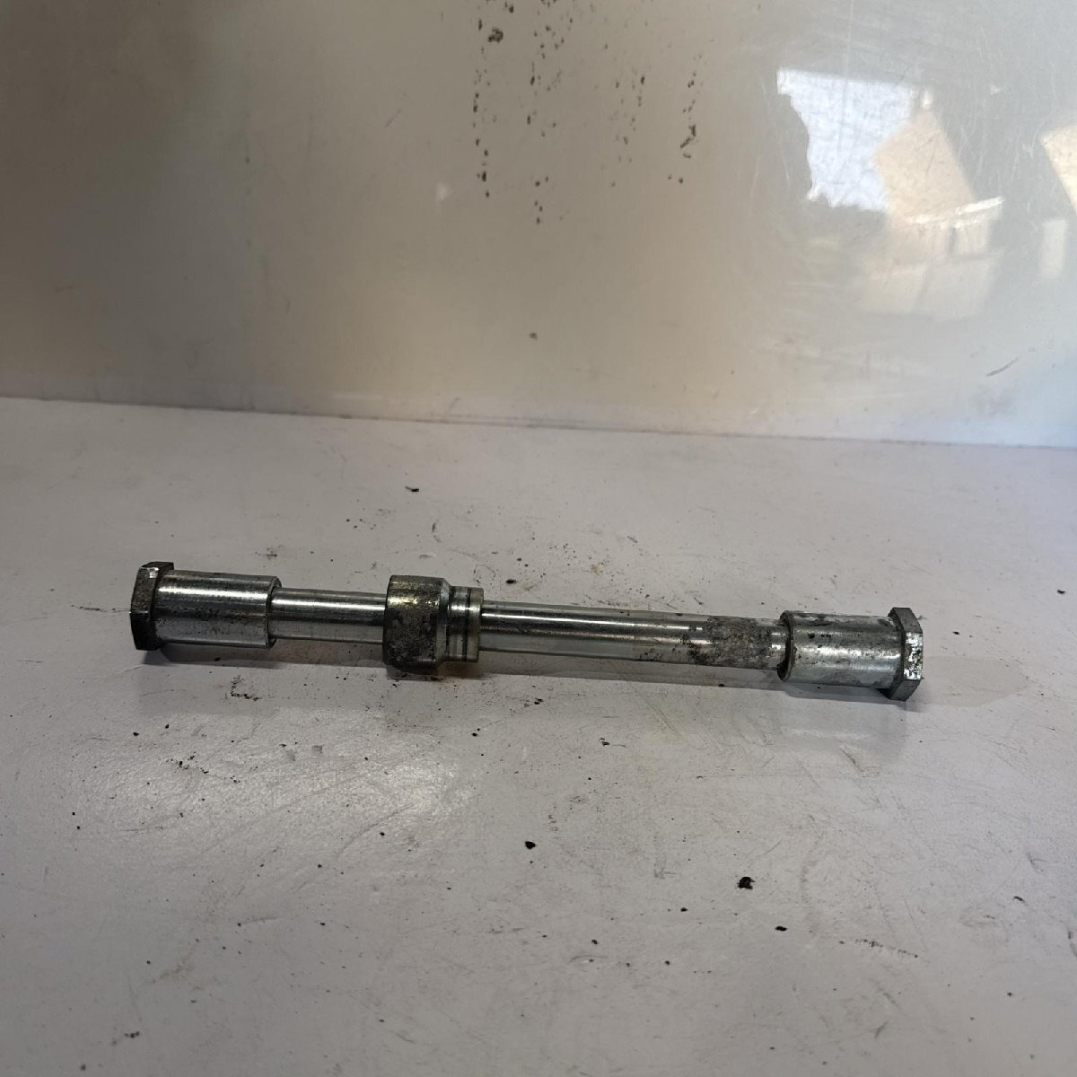 KAWASAKI Z750T フロント アクスルシャフト カワサキ