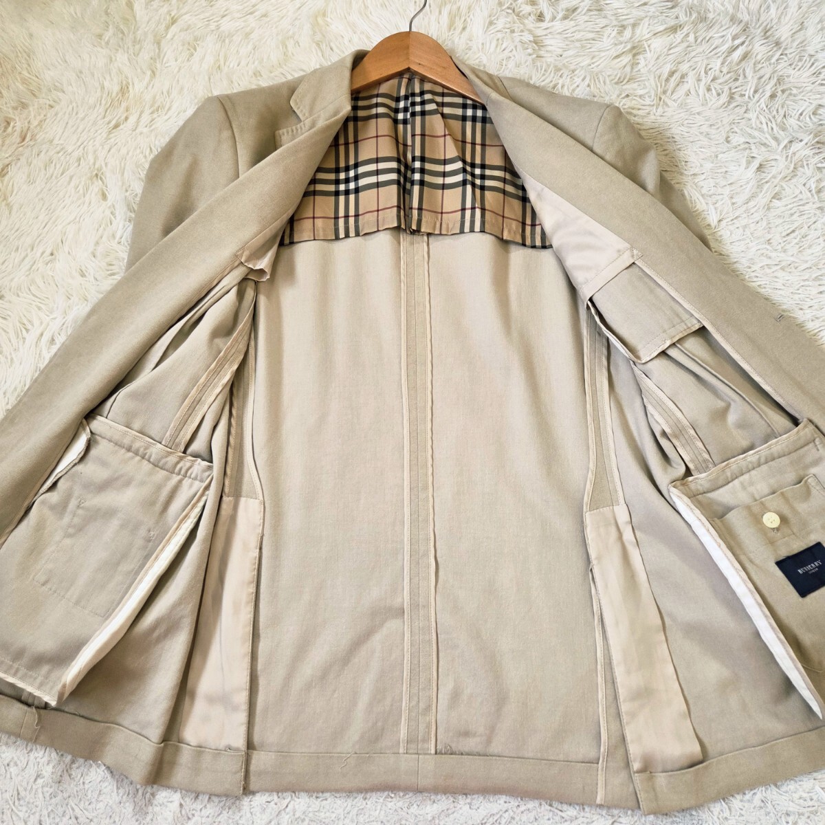美品 バーバリー ロンドン【希少サイズ XL 人気色 ベージュ 美品 バーバリー ロンドン【希少サイズ XL 人気色 ベージュ