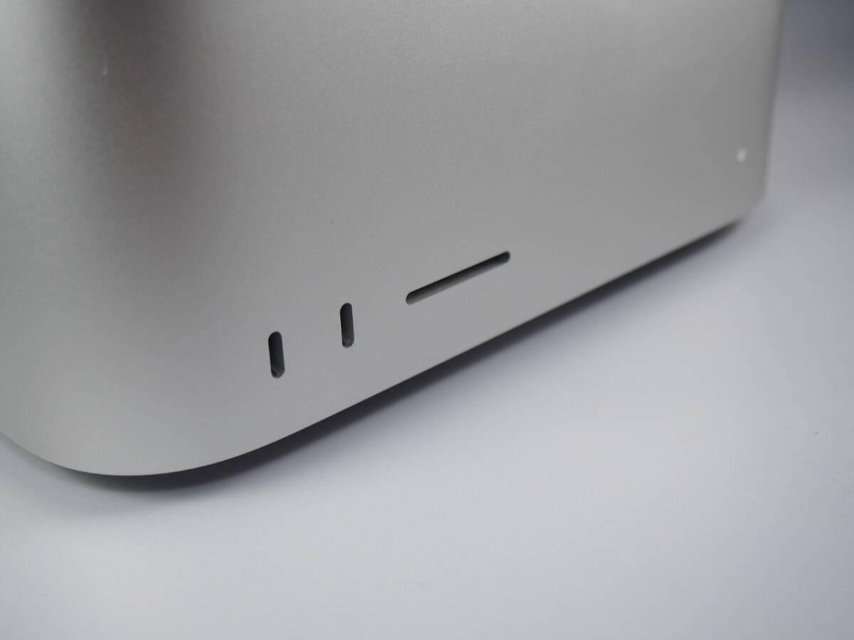 再出品です【美品です】Mac Studio M1 Max(メモリ32GB ハード1TB 再出品です【美品です】Mac Studio M1 Max(メモリ32GB ハード1TB