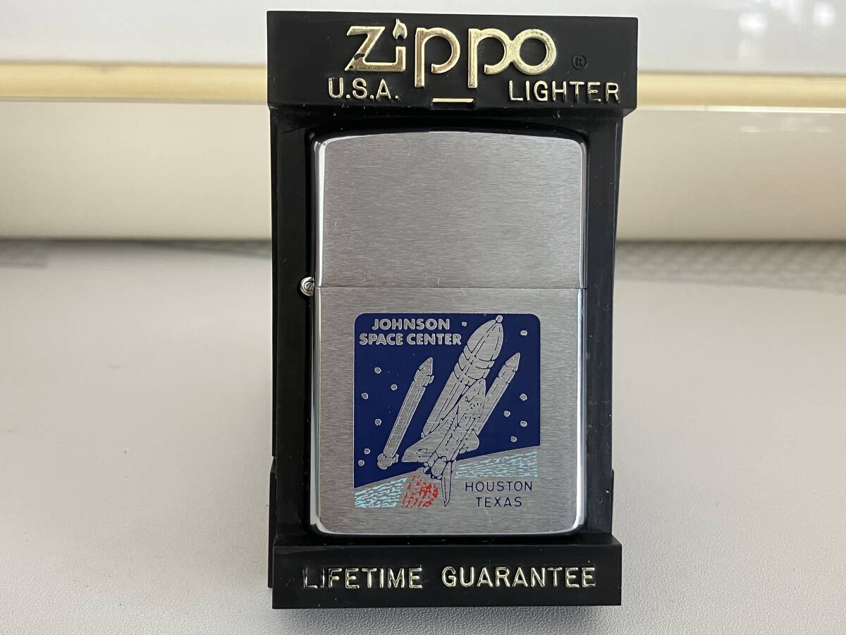 9＞ ヴィンテージ zippo 1980年製 ジョンソン 宇宙センター