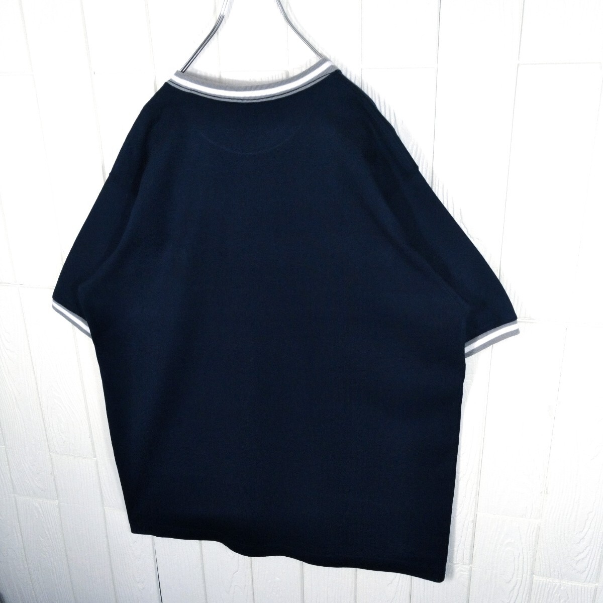 【BLACK EYE PATCH】ロゴ刺繍ワッペン リブ Tシャツ ネイビー BLACK EYE PATCH】ロゴ刺繍ワッペンリブTシャツネイビー
