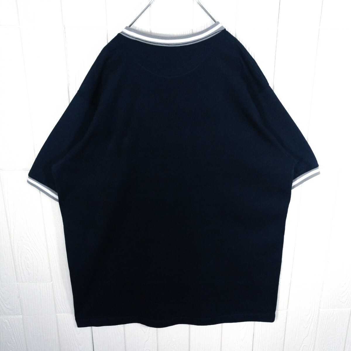 【BLACK EYE PATCH】ロゴ刺繍ワッペン リブ Tシャツ ネイビー BLACK EYE PATCH】ロゴ刺繍ワッペンリブTシャツネイビー