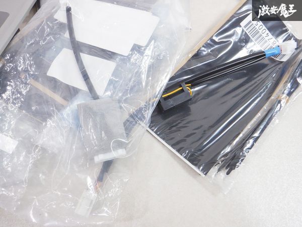 未使用 トヨタ 08632-5801-B0 後席ディスプレイ V12T-R68C用 未使用 トヨタ 08632-5801-B0 後席ディスプレイ V12T-R68C用