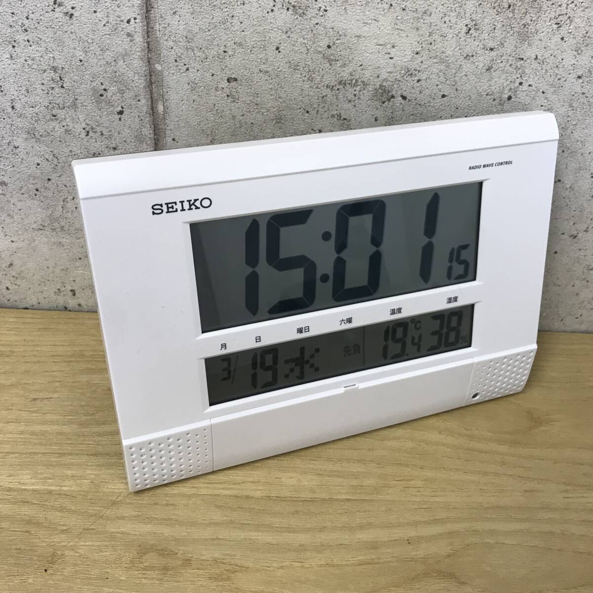 送料無料】セイコー SEIKO 掛け時計 置き時計 SQ435W デジタル 送料無料】セイコー SEIKO 掛け時計 置き時計 SQ435W デジタル