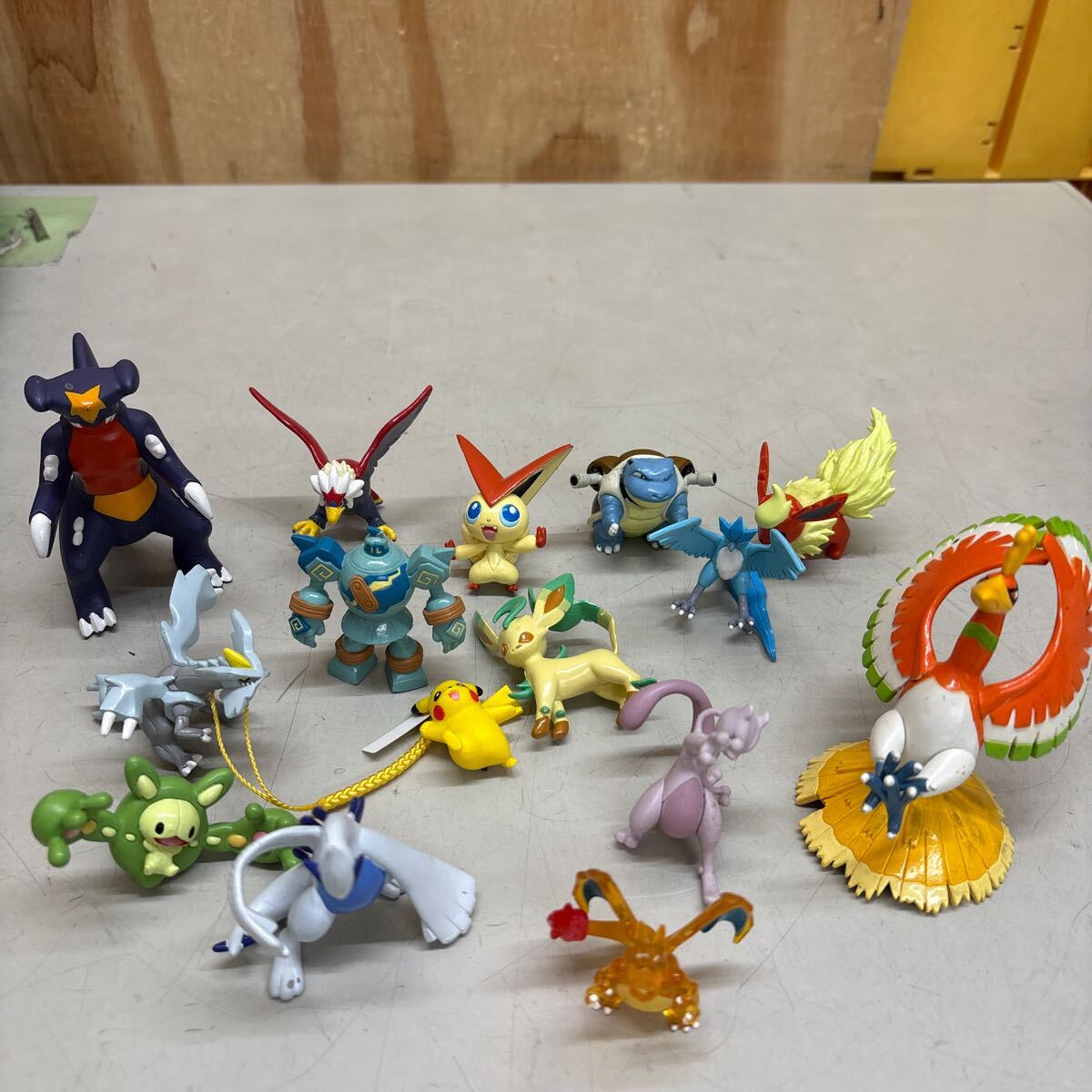 ポケモン フィギュア ピカチュウ ストラップ ポケットモンスター