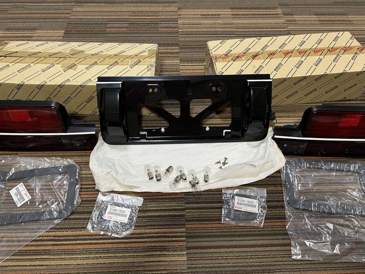 再出品 トヨタ 純正 AE86 レビン 2ドア 後期 クーペ GT-APEX 再出品 トヨタ 純正 AE86 レビン 2ドア 後期 クーペ GT-APEX