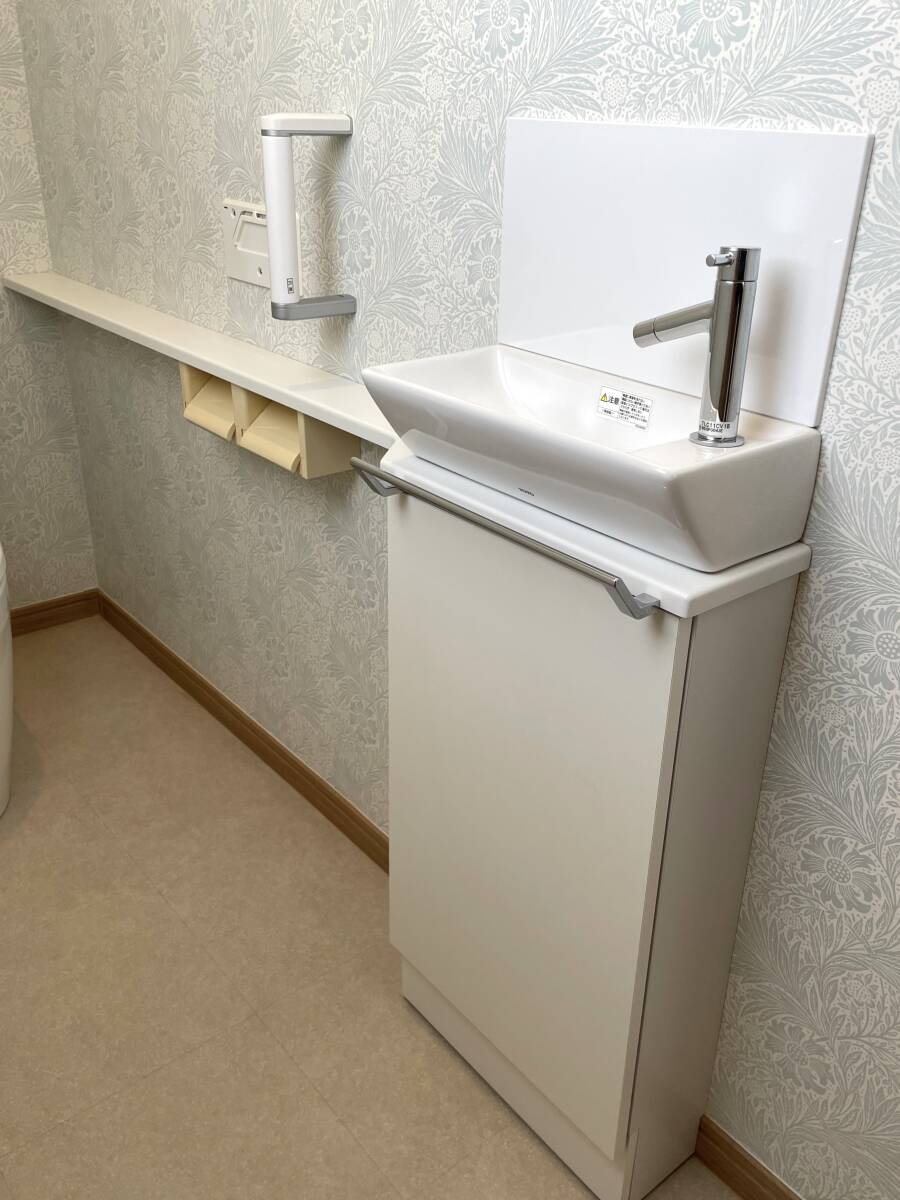 ◇モデルルーム展示品/TOTO/トイレ手洗い器キャビネット ◇モデルルーム展示品/TOTO/トイレ手洗い器キャビネット