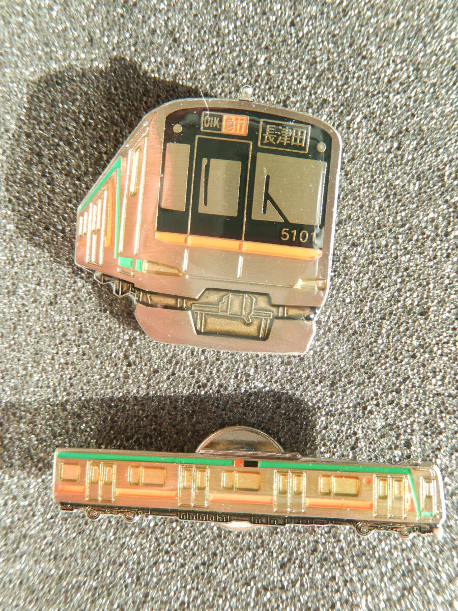 東急電鉄 《 5000系 車両 デザイン ピンバッチ 》☆★☆★☆★☆★☆★☆★☆★☆★☆★☆★☆★☆★☆★☆ 鉄道 グッズ ピンズ 電車 列車