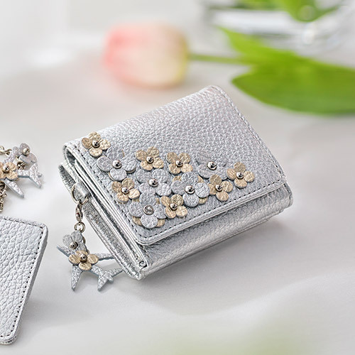 <ANAオリジナル> アンテプリマ 三つ折り財布 新品